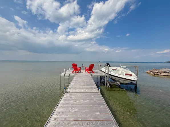 110 Hedge Rd, Georgina, ON L0E 1R0