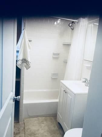 1st image of 124 Jackson Ave #A