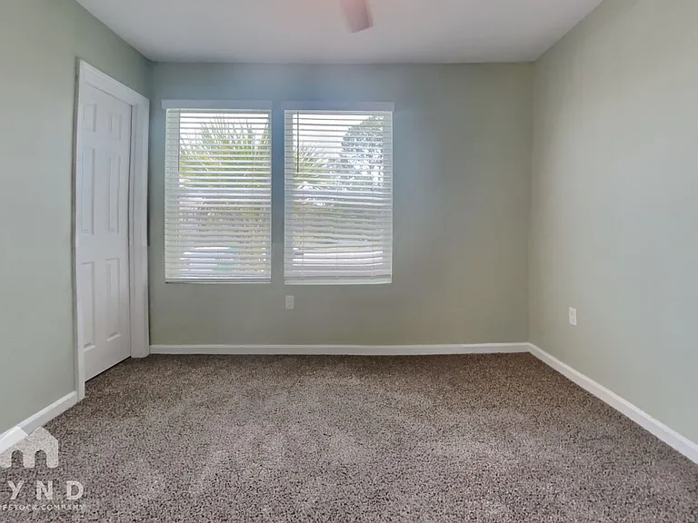216 Stonegate Ave — Photo 6