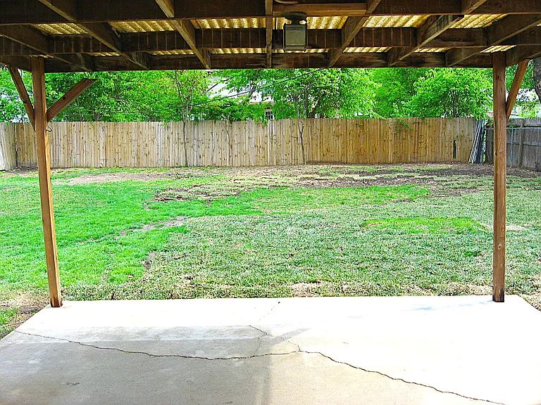 1720 Jocyle St — Photo 6