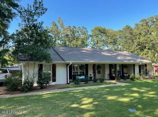 806 Audubon Point Dr, Brandon, MS 39047