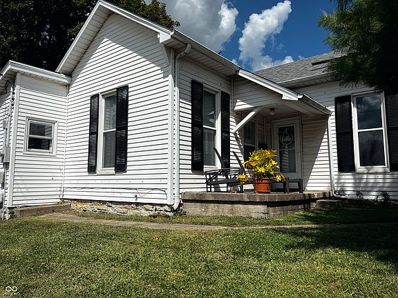 3rd image of 319 N Ireland St