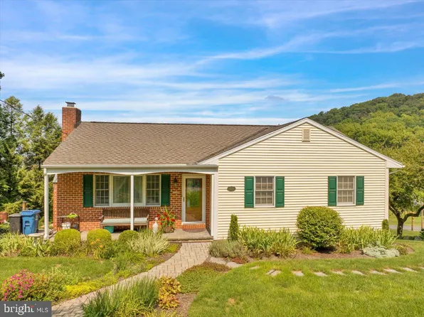3300 Mannerchor Rd, Temple, PA 19560