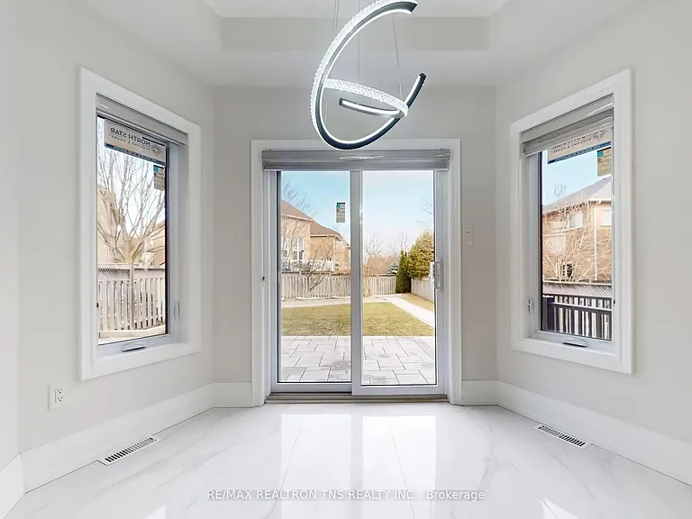 77 Frank Endean Rd — Photo 15
