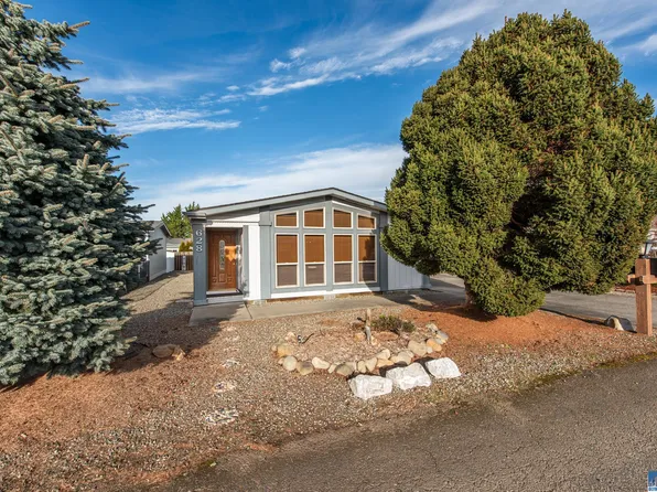 628 N 7th Ave, Sequim, WA 98382