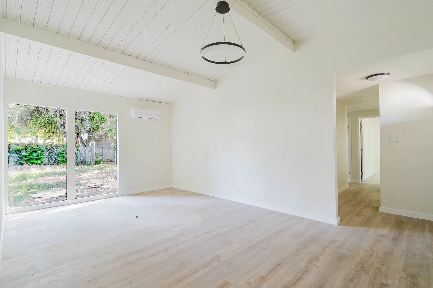 3 bed, 1115 sqft, $3,300 — Photo 1