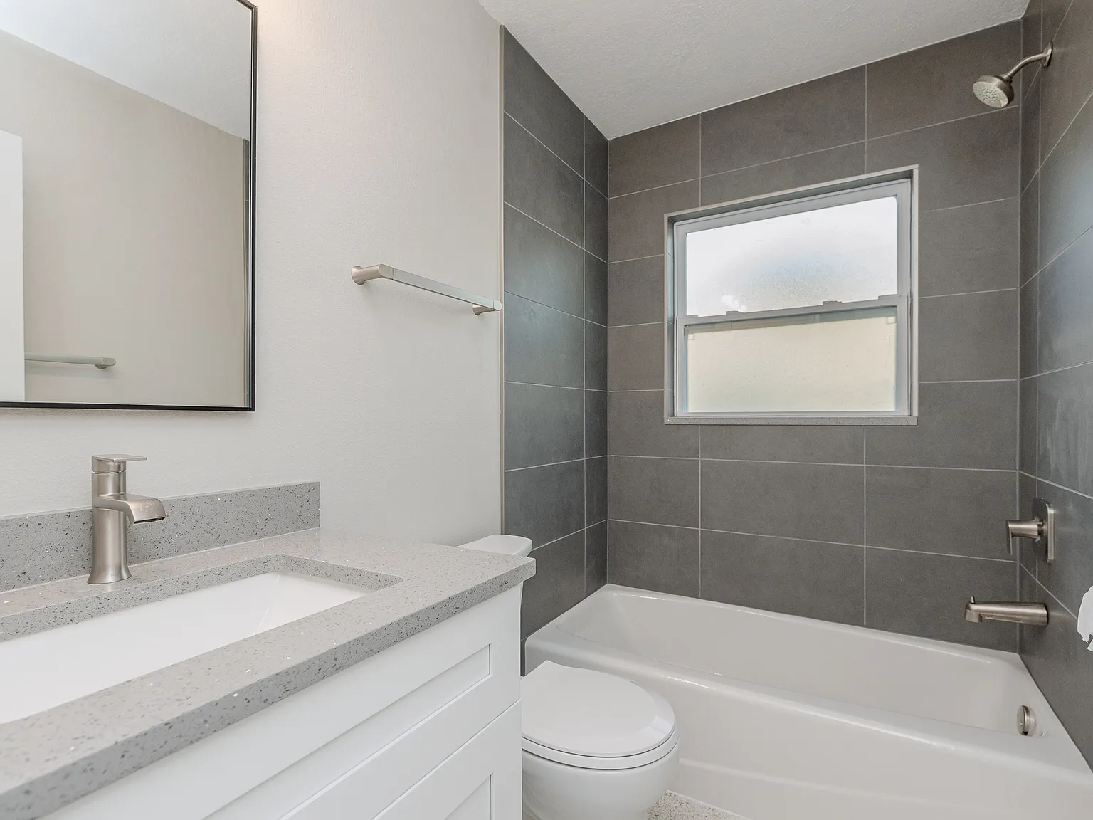 2 bed, 750 sqft, $1,700 — Photo 3