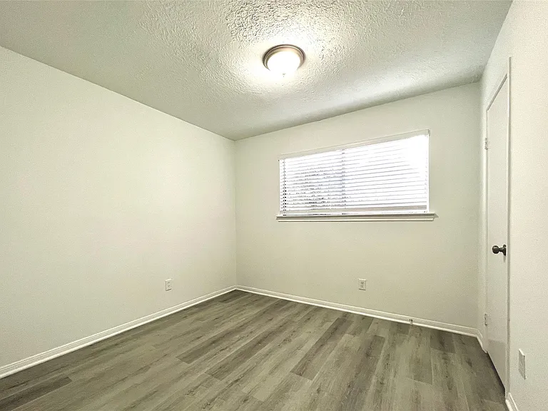 947 Grand Junction Dr — Photo 17
