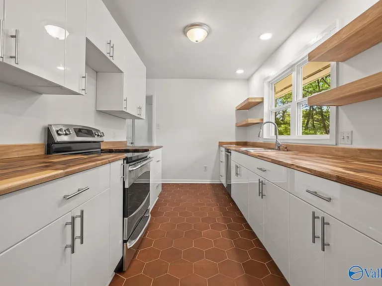 10038 Torino Dr SE — Photo 10