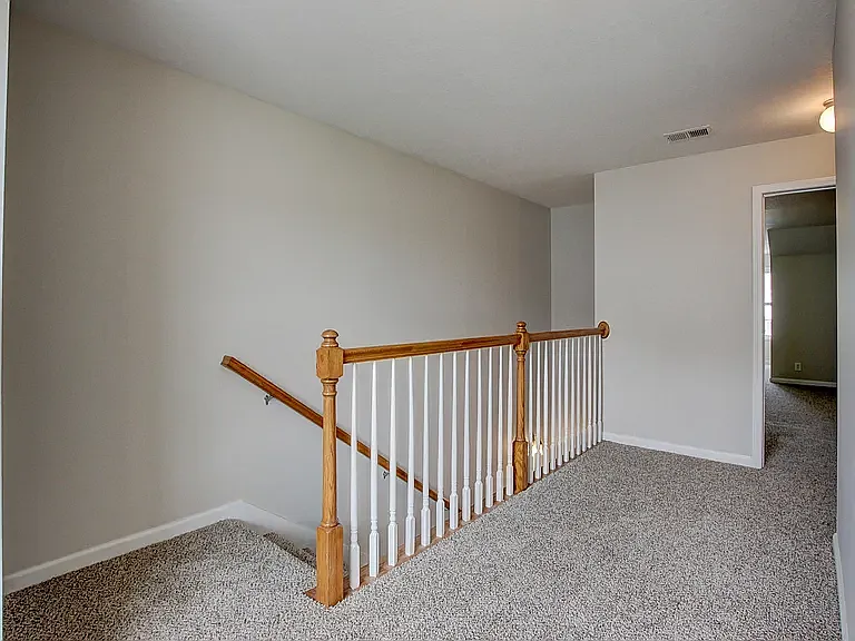 146 Alexander Blvd — Photo 17