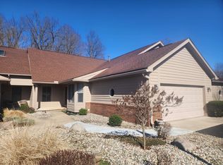 390 Richlyn Dr, Adrian, MI 49221