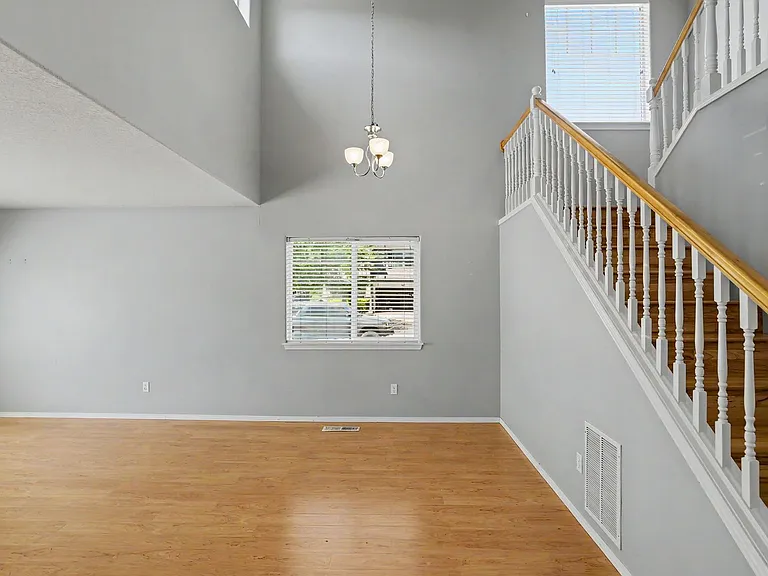 305 Casting St SE — Photo 12