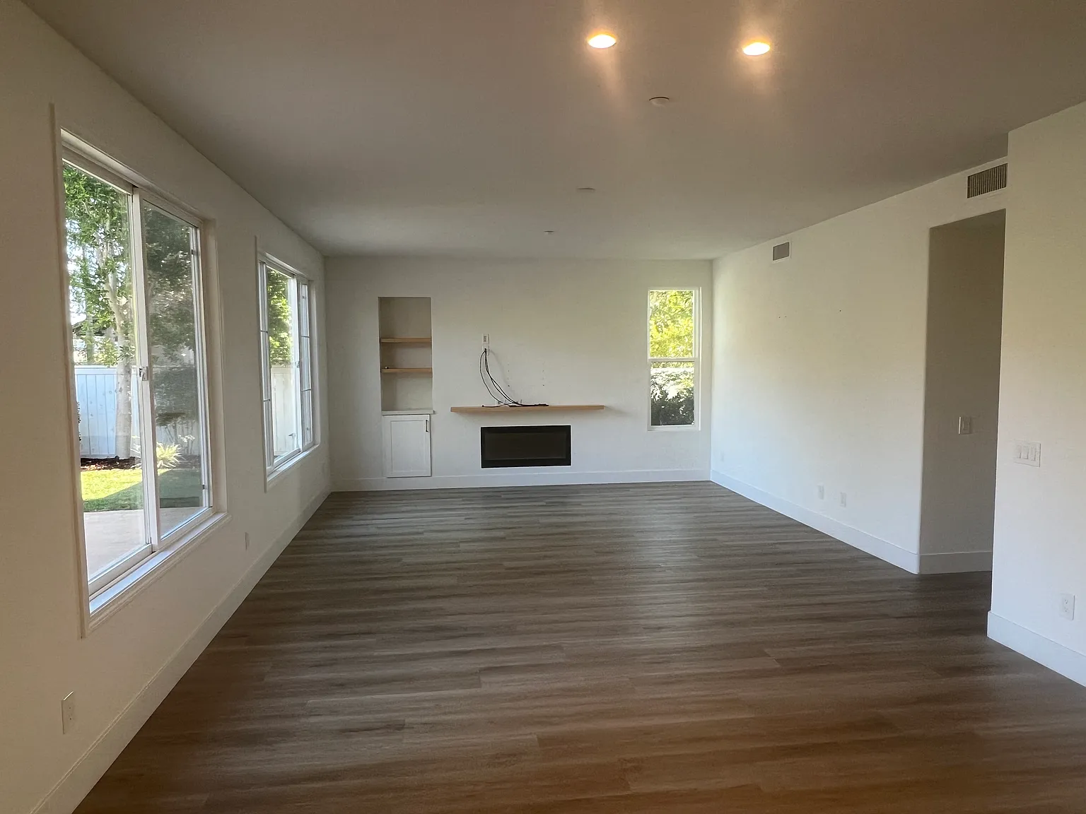 5 bed, 3340 sqft, $7,500 — Photo 4