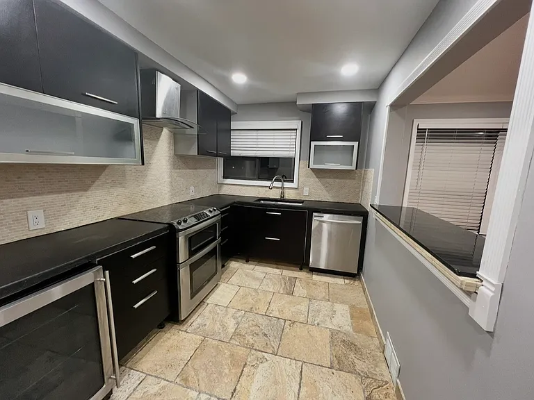 25777 Woodward Ave #104 — Photo 3