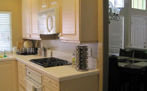 4th image of 4866 La Vella Dr #32