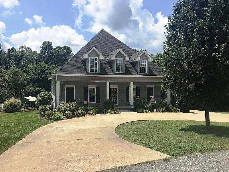 1st image of 70 Evergreen Ln