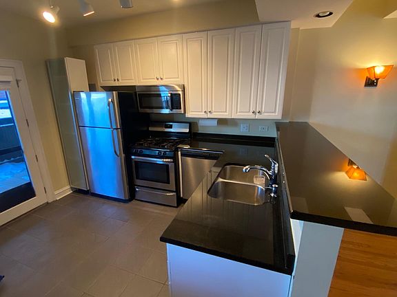 5th image of 7631 N Eastlake Ter APT 1E