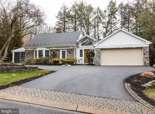 69 Oak Ln, Lancaster, PA