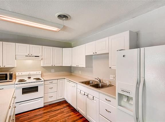 4th image of 909 Timberwood Dr