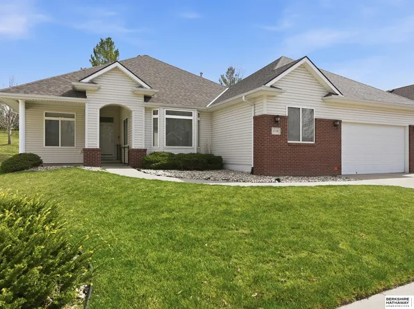 1719 S 190th Plz, Omaha, NE 68130