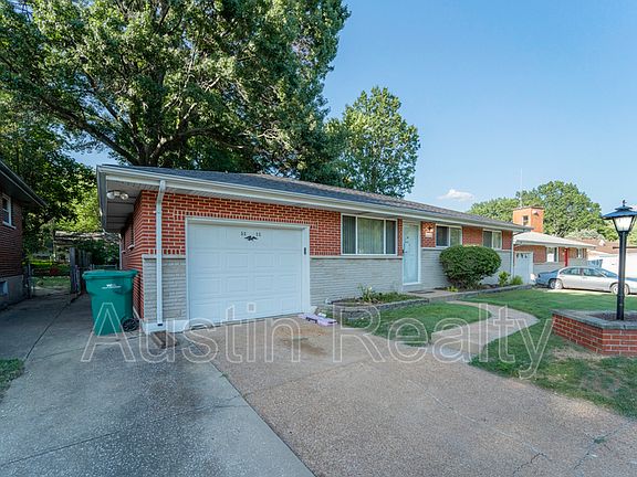 2nd image of 1111 Cove Ln