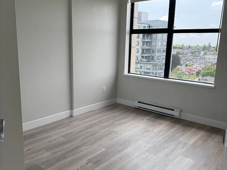 3528 Vanness Ave — Photo 58