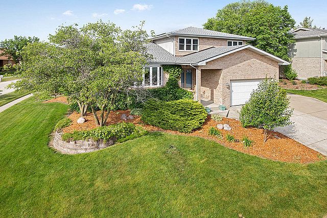1st image of 501 Wexford Dr