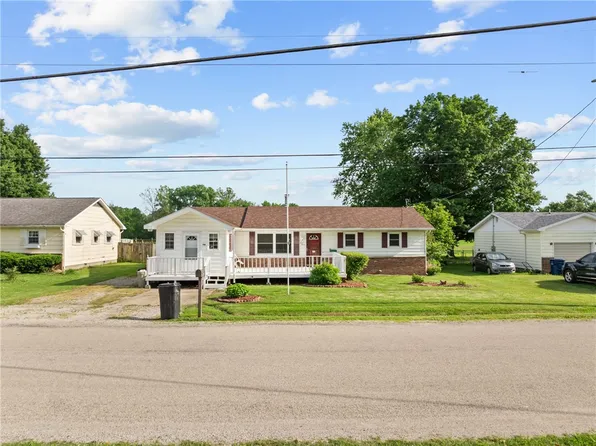 712 E Blackburn St, Paris, IL 61944