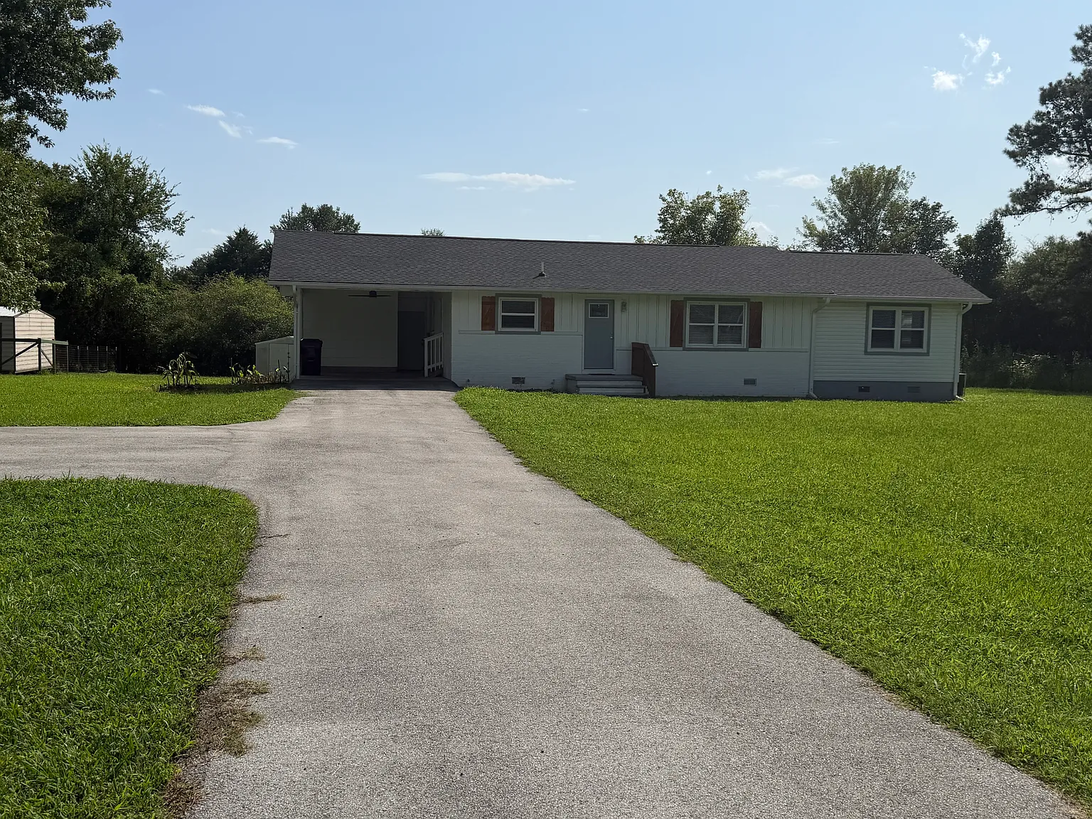 3 bed, 1.5 bath, 1322 sqft, $1,800 — Photo 3