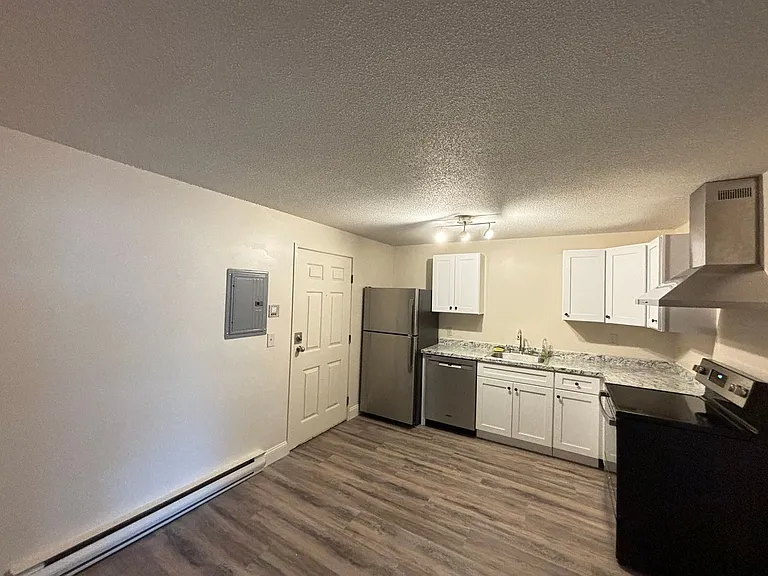 185 Loudon Rd #6 — Photo 2