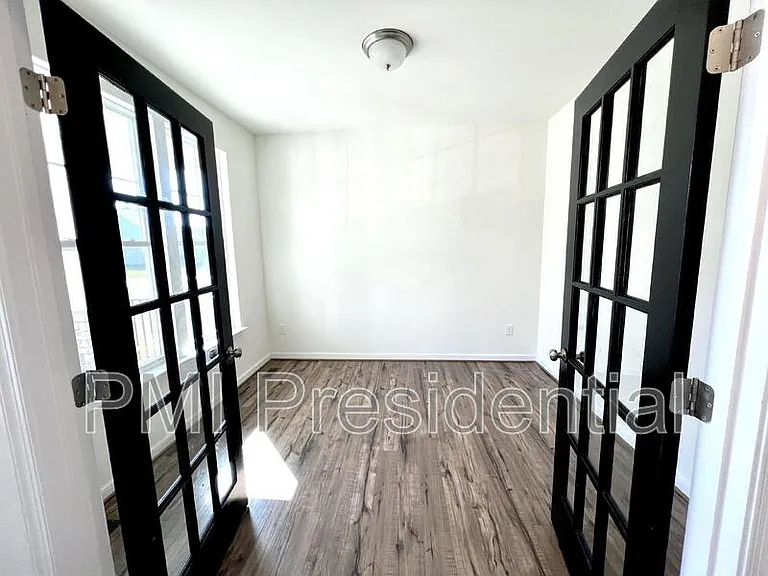 15606 Wolfboro Rd — Photo 6
