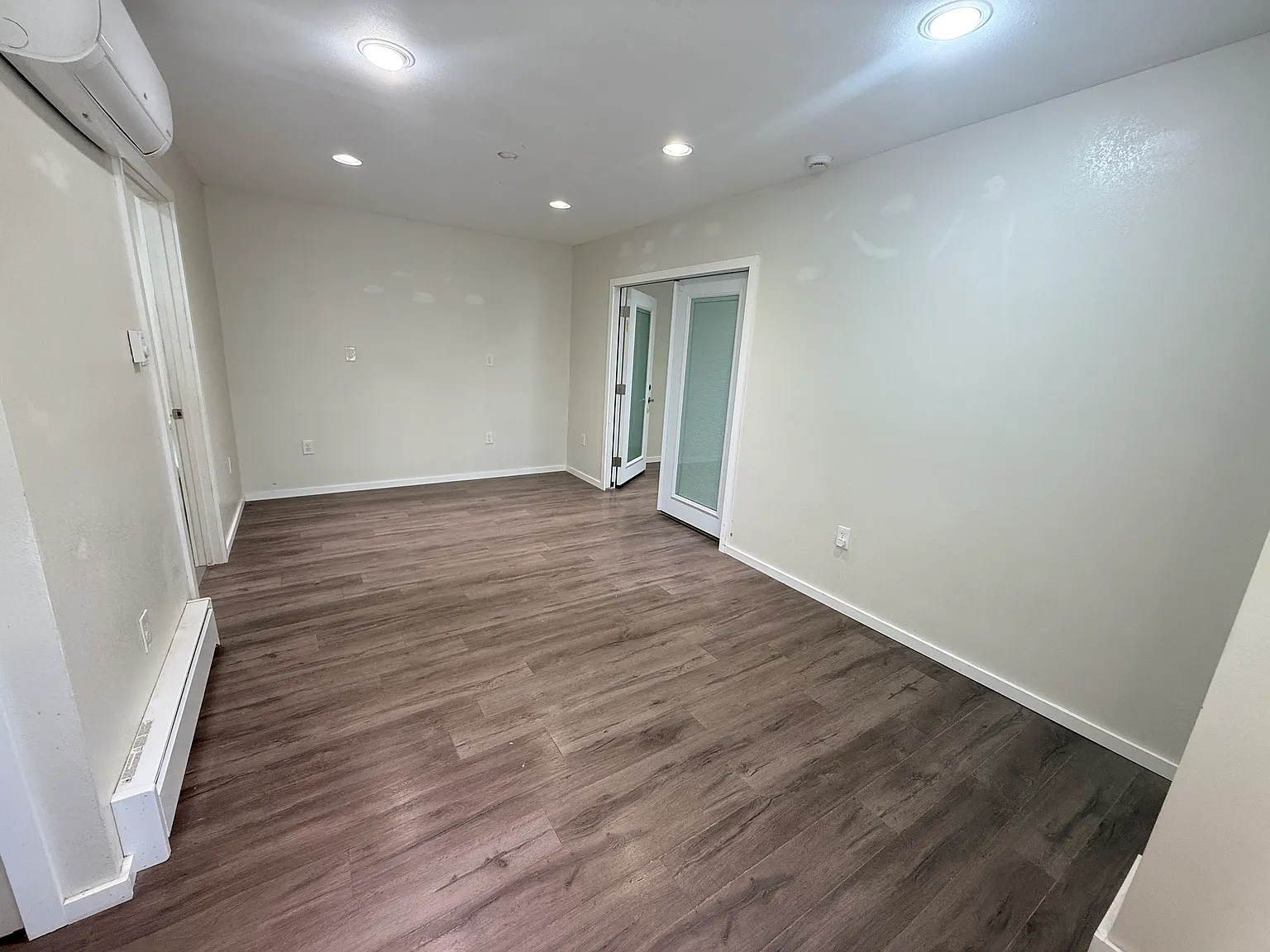 1 bed, 850 sqft, $1,300 — Photo 2