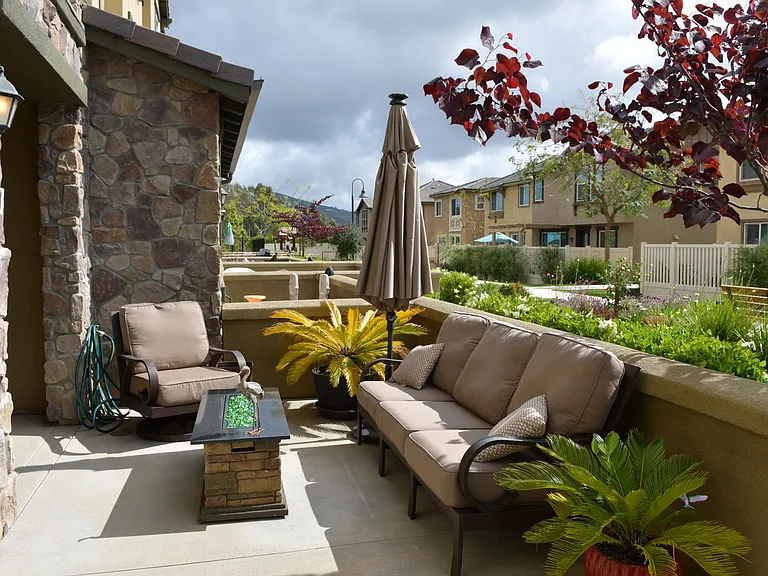460 Prosperity Dr — Photo 2