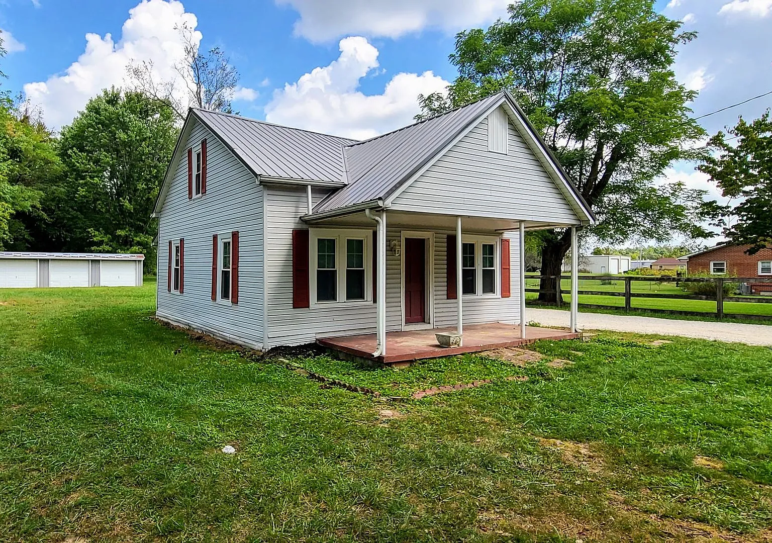 Pet-Friendly 2-Bedroom, 1.5-Bath Home with a Yard and Stainless Appliances — Photo 1