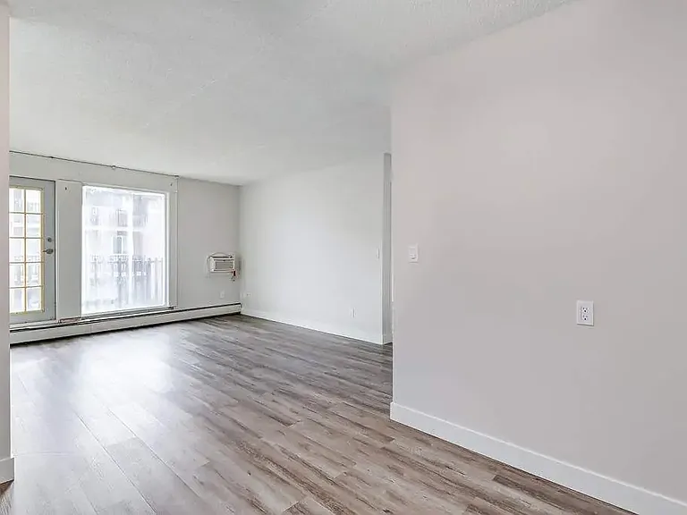 69 Kleisinger Cres #7 — Photo 12