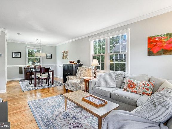 3rd image of 2228 Westmoreland St