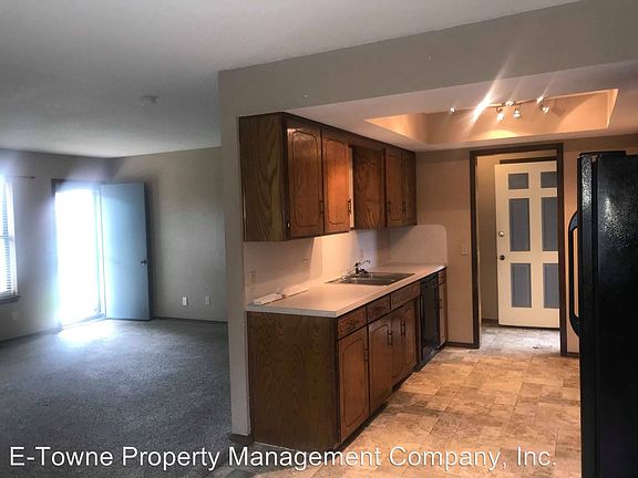 3rd image of 5114 Parkwood Ave