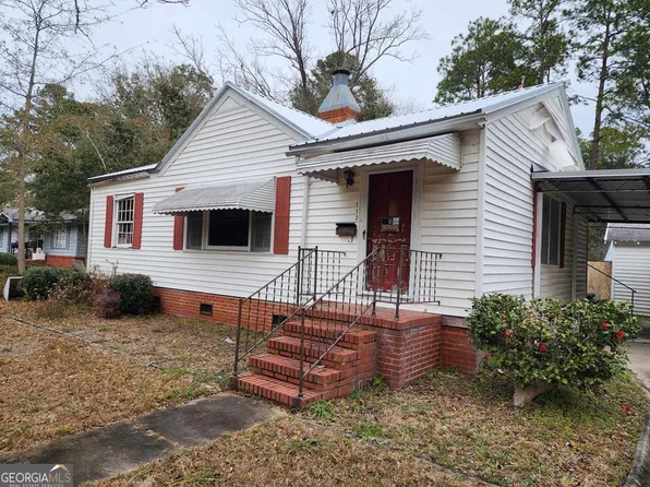 113 Johnson St, Baxley, GA 31513