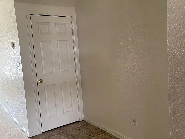 3803 Ys Pak Ct #C — Photo 6
