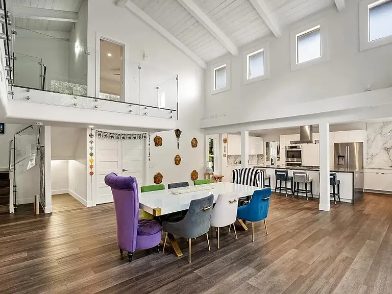 820 Foothill Ln — Photo 10