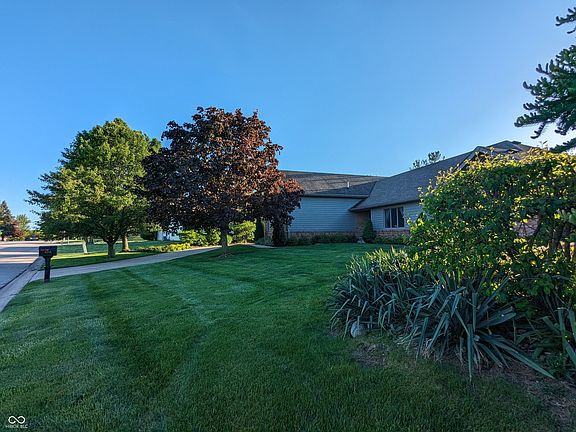 5th image of 624 Hacienda Pl