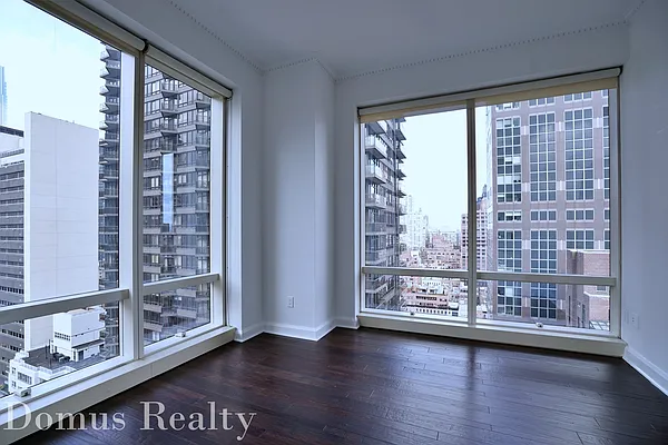 Rented by Domus Realty | media 4