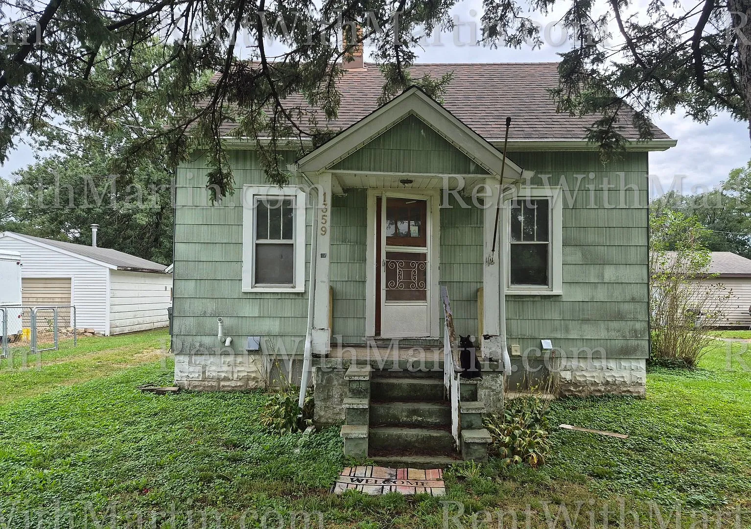 For Rent- 1359 Garden Cozy Bungalow In Quiet Area~ — Photo 1
