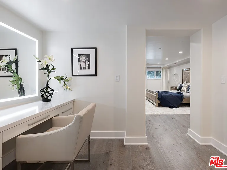 155 N Hamilton Dr #102 — Photo 21