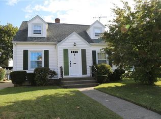 49 Scarborough Rd, Pawtucket, RI 02861