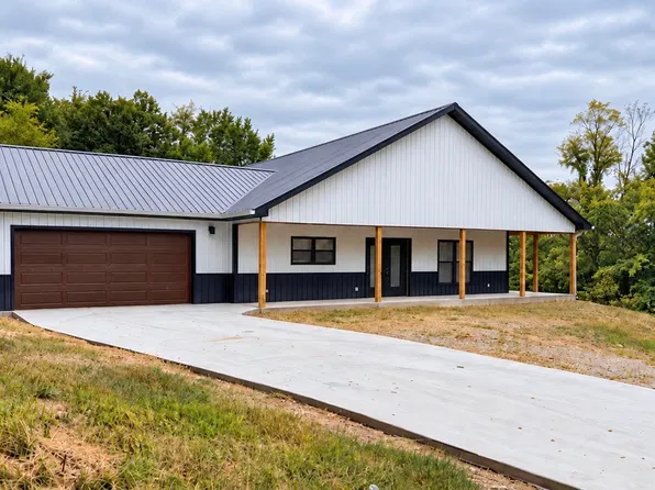 415 S 8th St, Cannelton, IN 47520