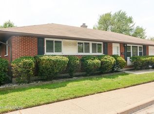 605 W Palatine Rd, Arlington Heights, IL 60004