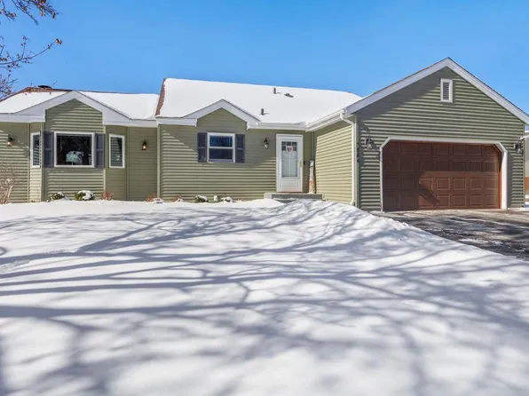 3884 Hallmark Ave N, Oakdale, MN 55128
