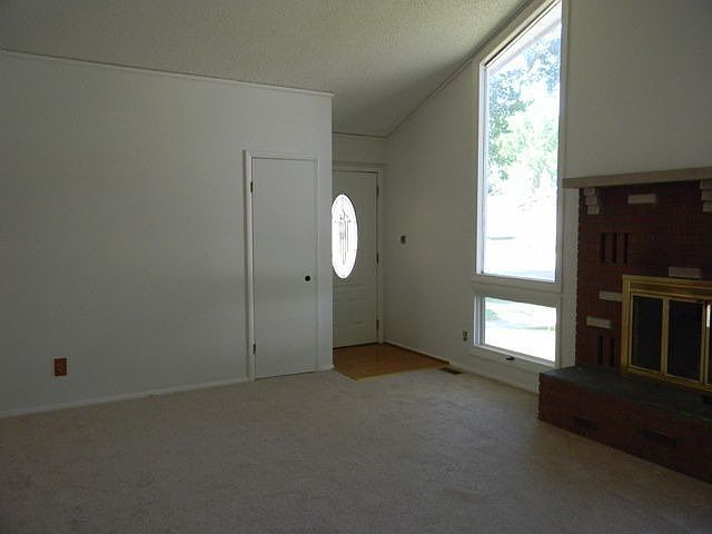 2nd image of 607 Glacier Cir