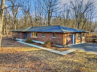 237 Shady Oaks Dr E, Saylorsburg, PA 18353